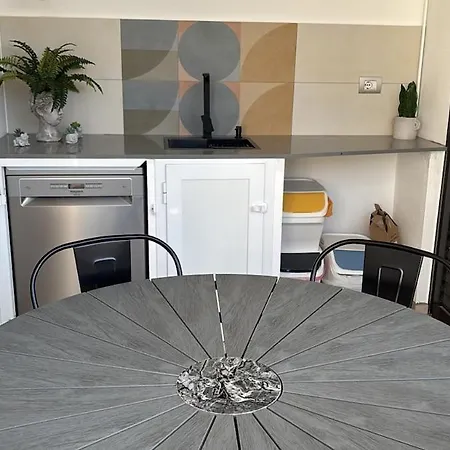Апартаменты A Gem With A Sea View