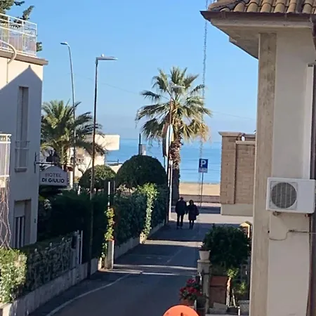 A Gem With A Sea View Апартаменты *